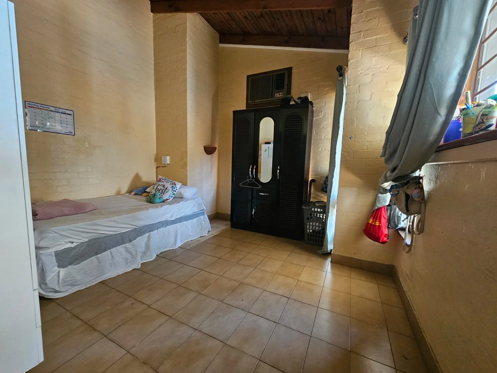 Large 4 bedroomed home and 2 bedroomed cottage in Fairview, Empangeni