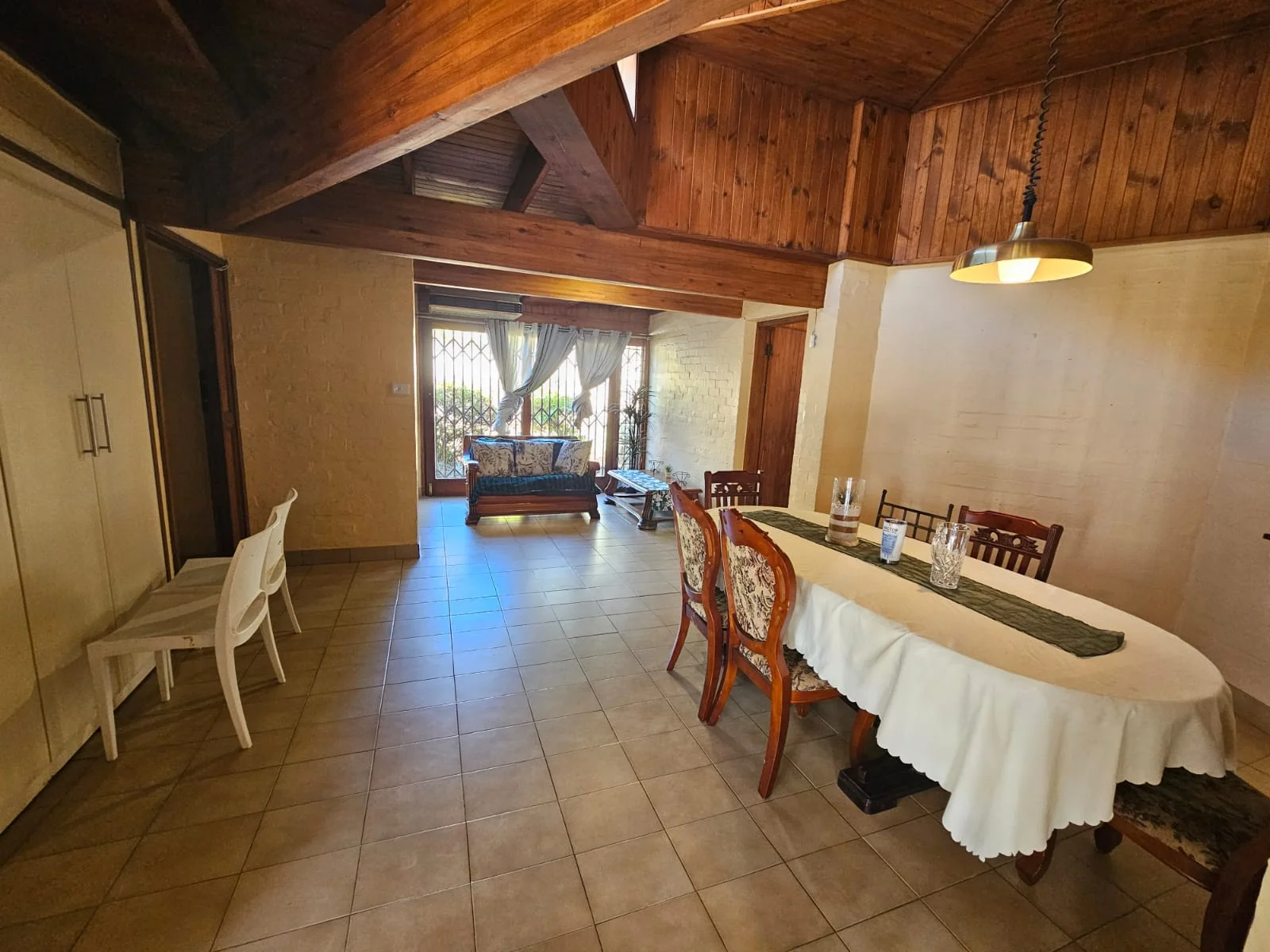 Large 4 bedroomed home and 2 bedroomed cottage in Fairview, Empangeni