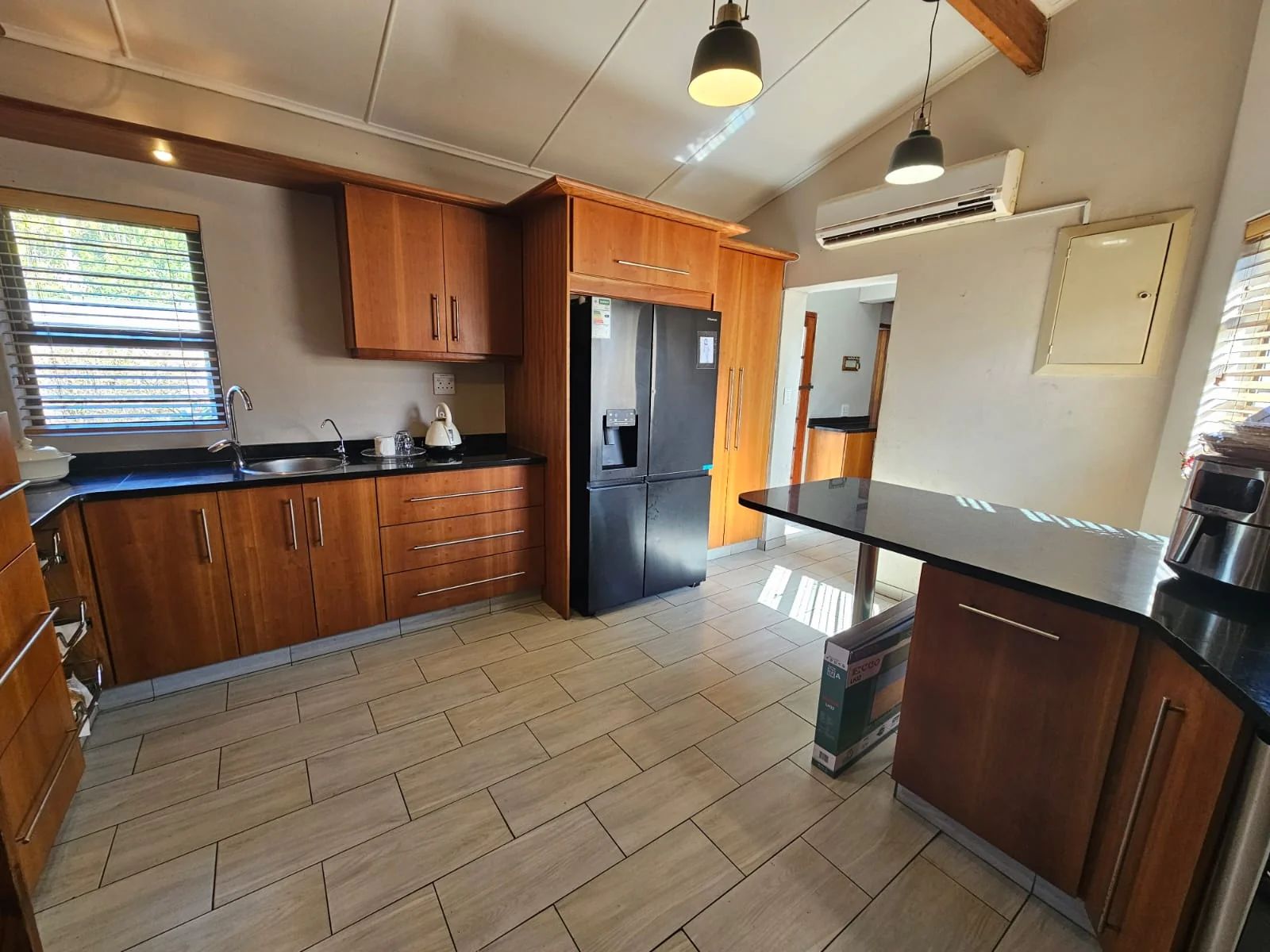 Large 4 bedroomed home and 2 bedroomed cottage in Fairview, Empangeni