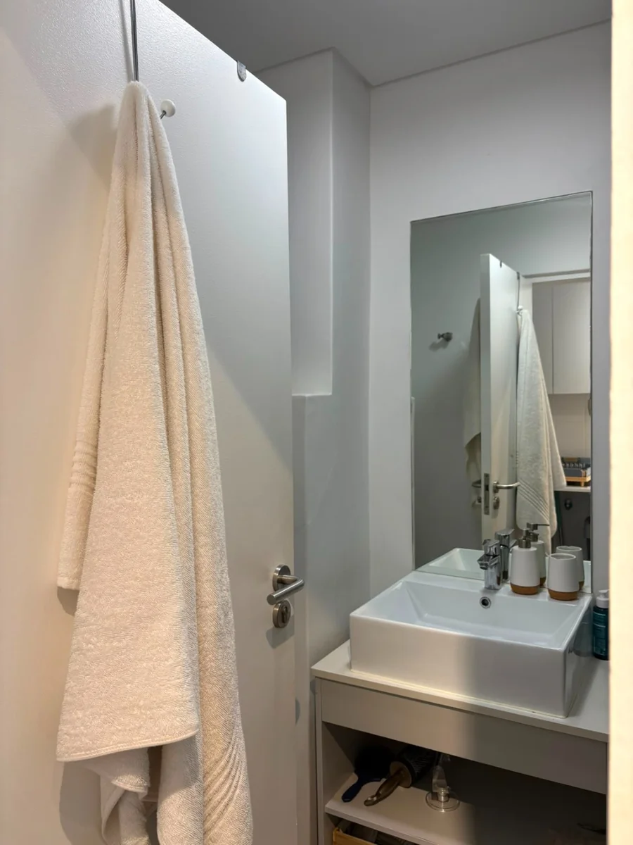 Stylish Studio at EDGE – Steps from Campus
