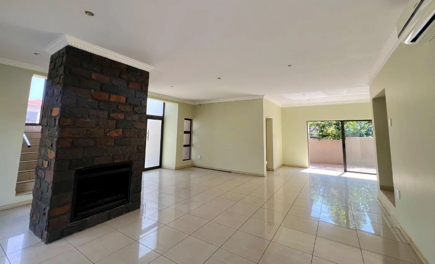 Luxurious 5-Bedroom Family Home in an Exclusive Bendor Estate
