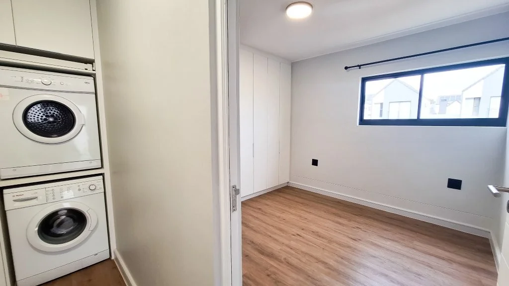 Spacious 1-Bedroom Apartment in The Ilex, Newinbosch Estate, Stellenbosch