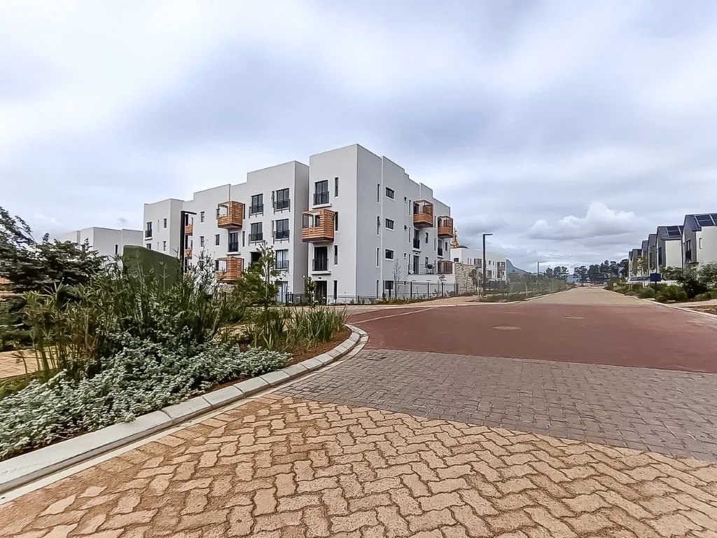 Spacious 1-Bedroom Apartment in The Ilex, Newinbosch Estate, Stellenbosch