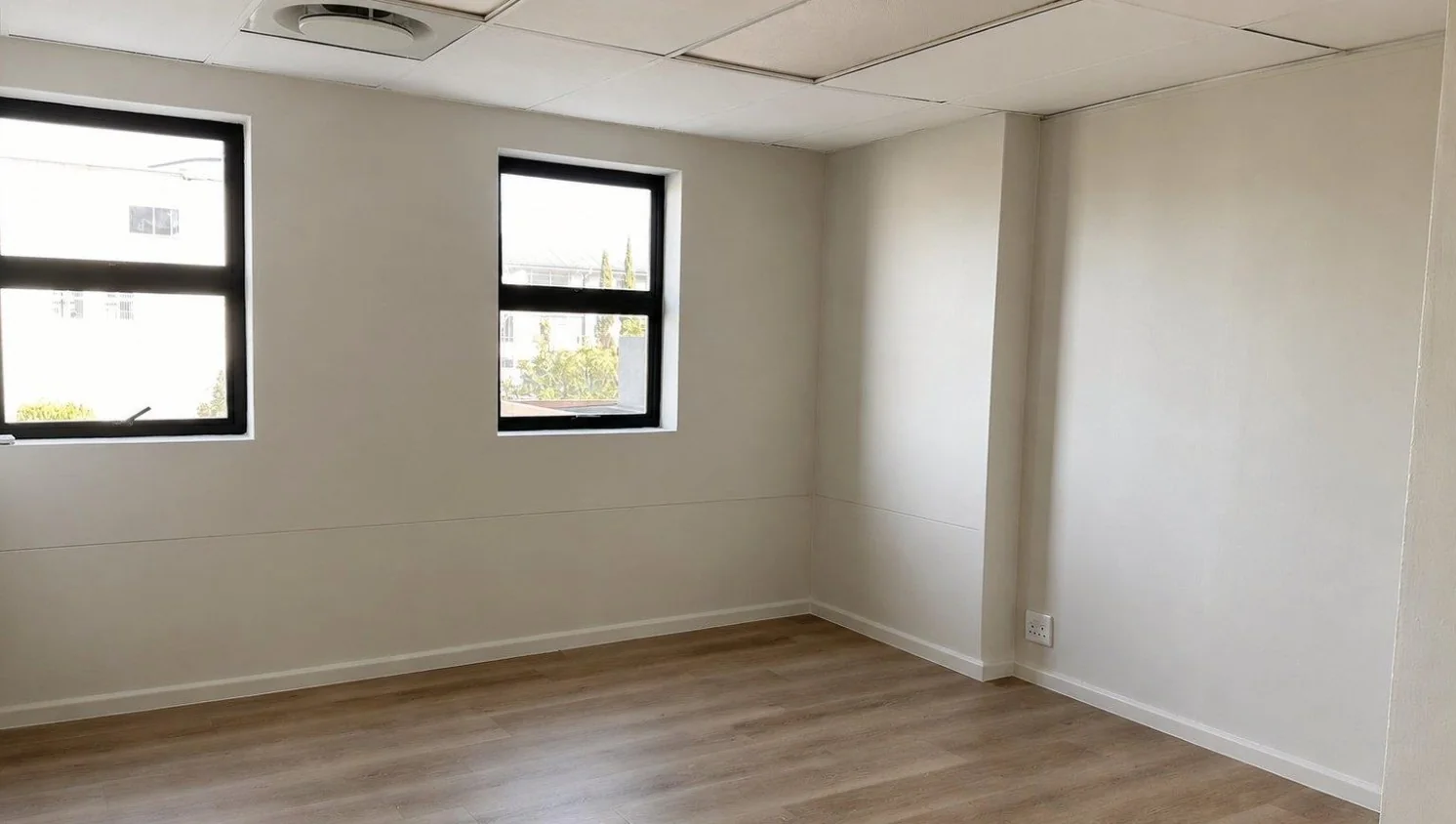 Refurbished Office Space in Caledon Street, Somerset West Central<br/><br/>