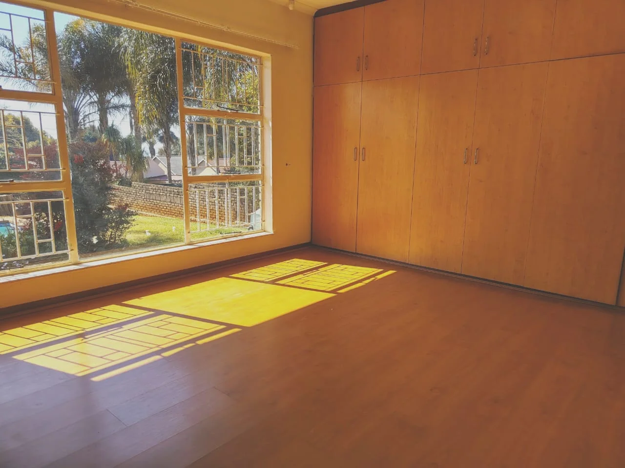 Super Home for the Young or Old including a 1 bedroom flat and very low maintenance home and garden.