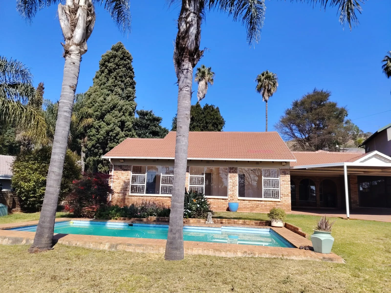 Super Home for the Young or Old including a 1 bedroom flat and very low maintenance home and garden.