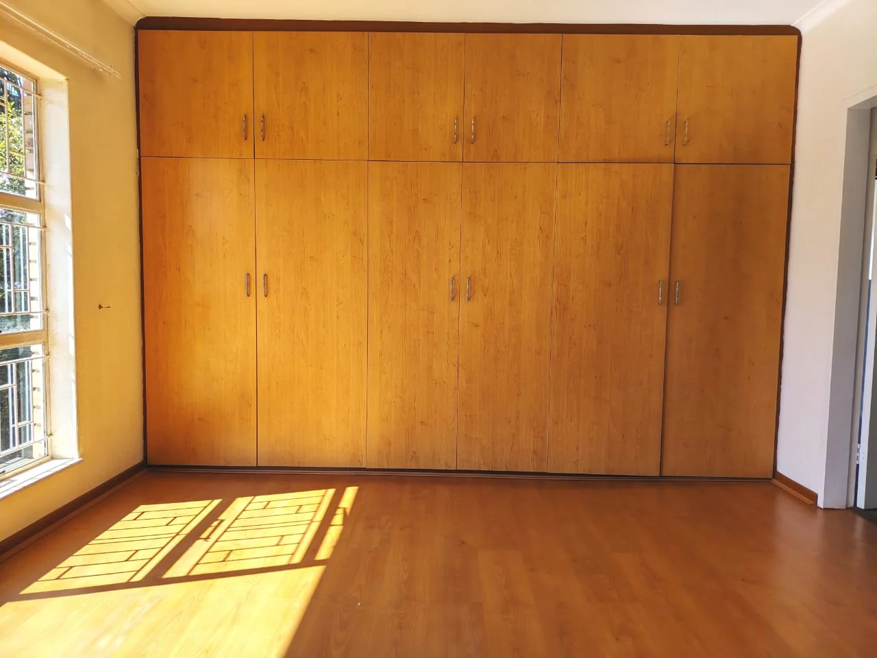 Super Home for the Young or Old including a 1 bedroom flat and very low maintenance home and garden.