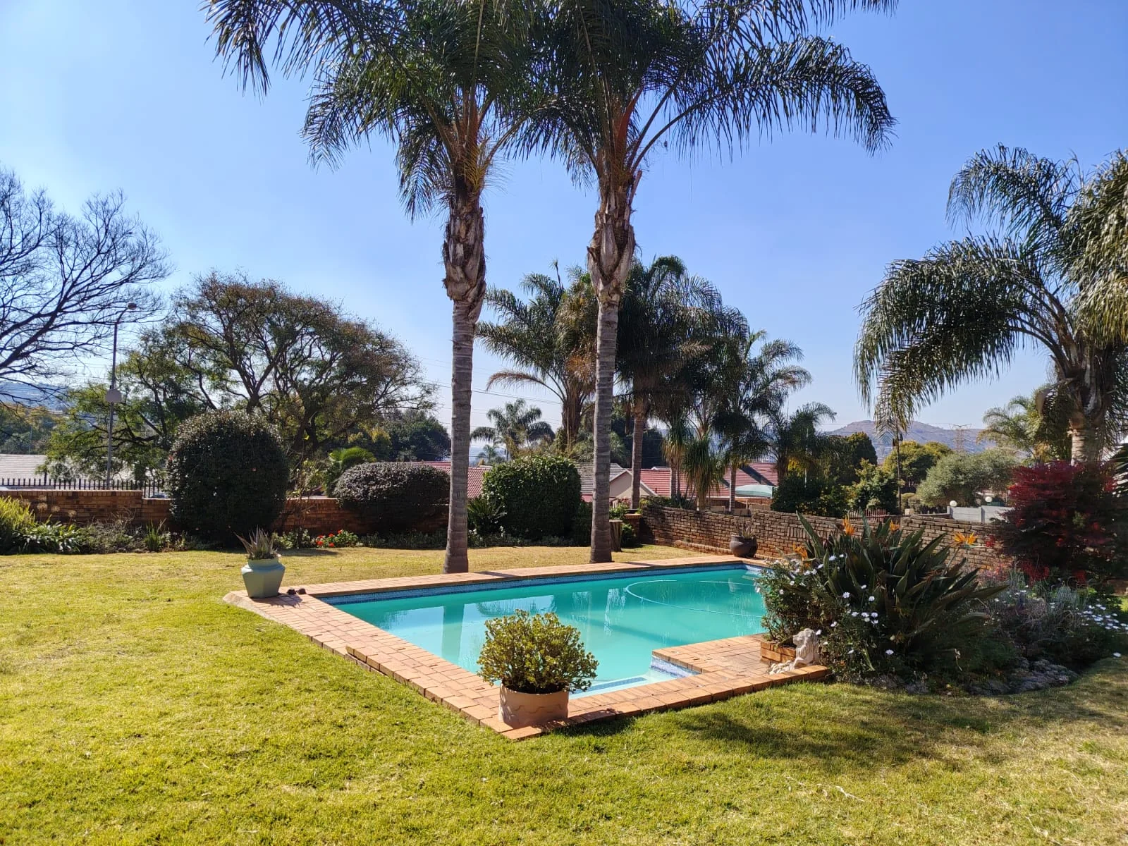 Super Home for the Young or Old including a 1 bedroom flat and very low maintenance home and garden.