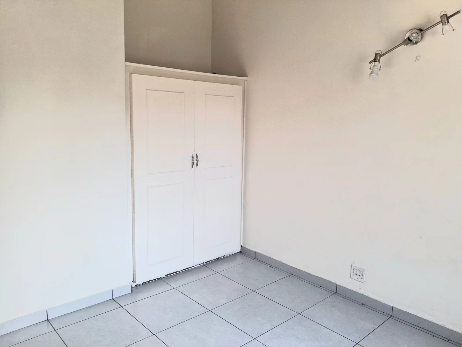 Low-maintenance home in a highly desirable area