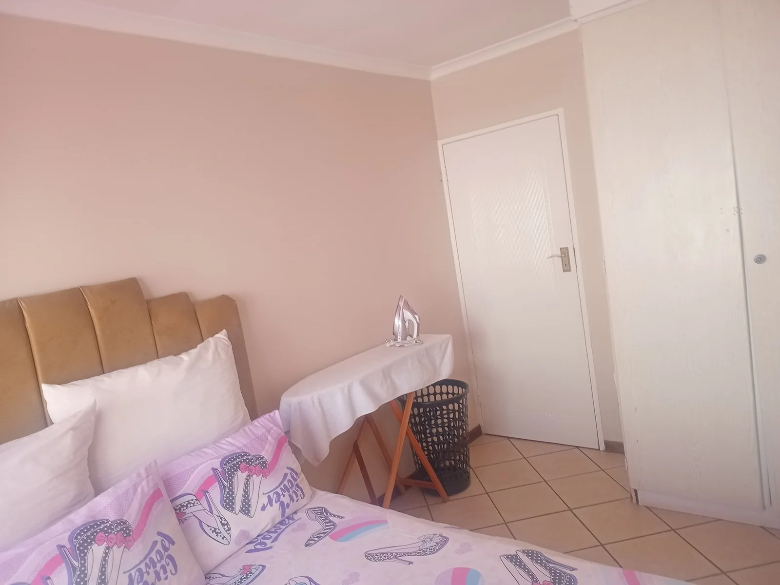 A lovely 3 bed, 2 bath in Sagewood , Midrand.