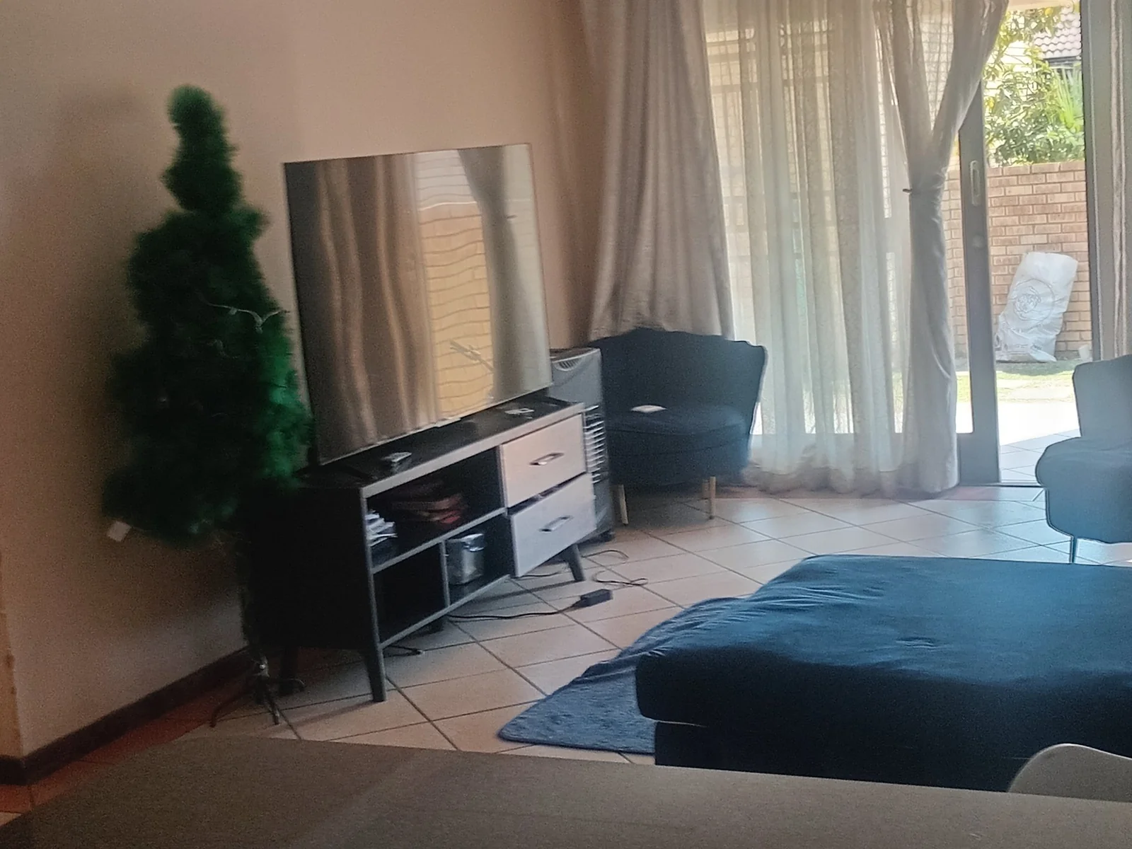 A lovely 3 bed, 2 bath in Sagewood , Midrand.