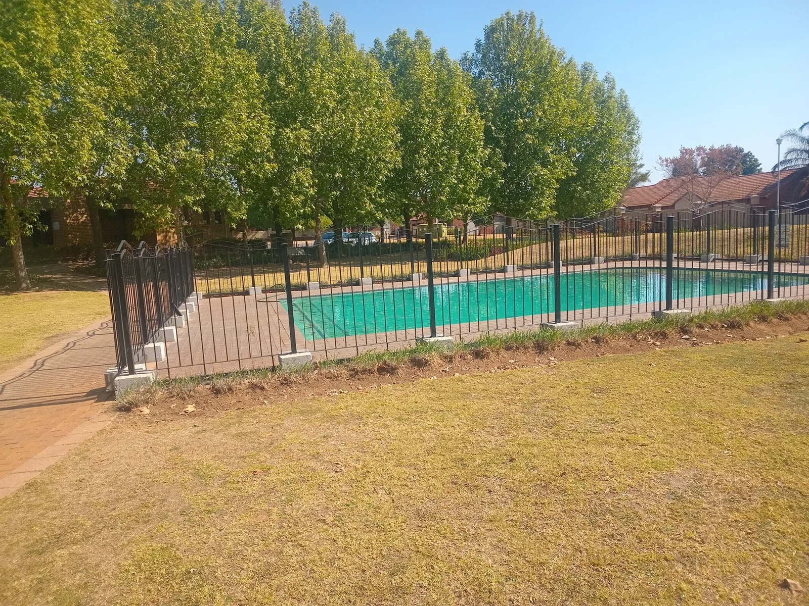 A lovely 3 bed, 2 bath in Sagewood , Midrand.