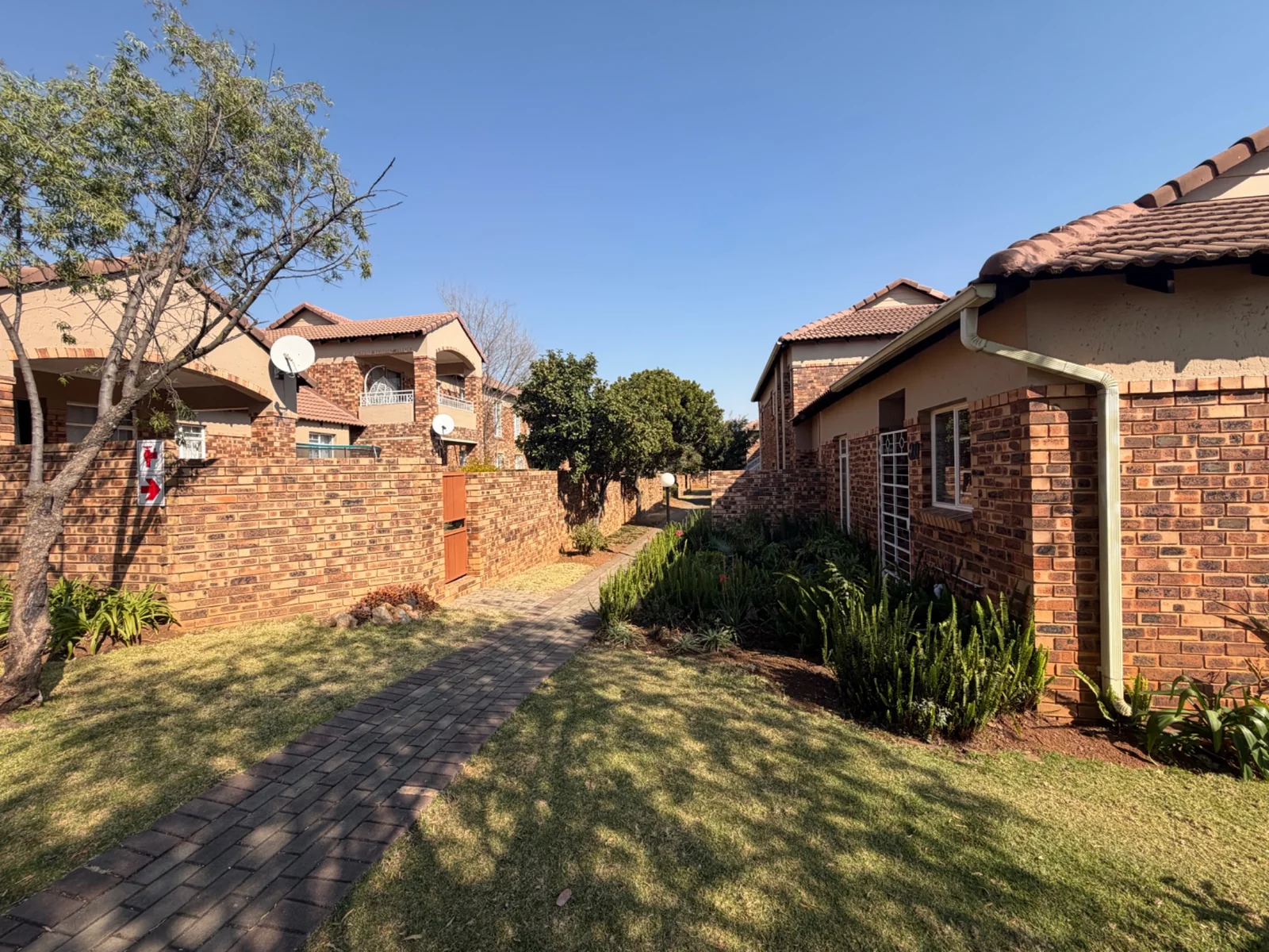 NEW LISTING ...... PERFECT STARTER!!