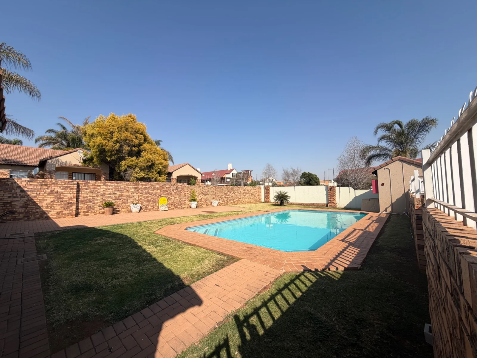 NEW LISTING ...... PERFECT STARTER!!
