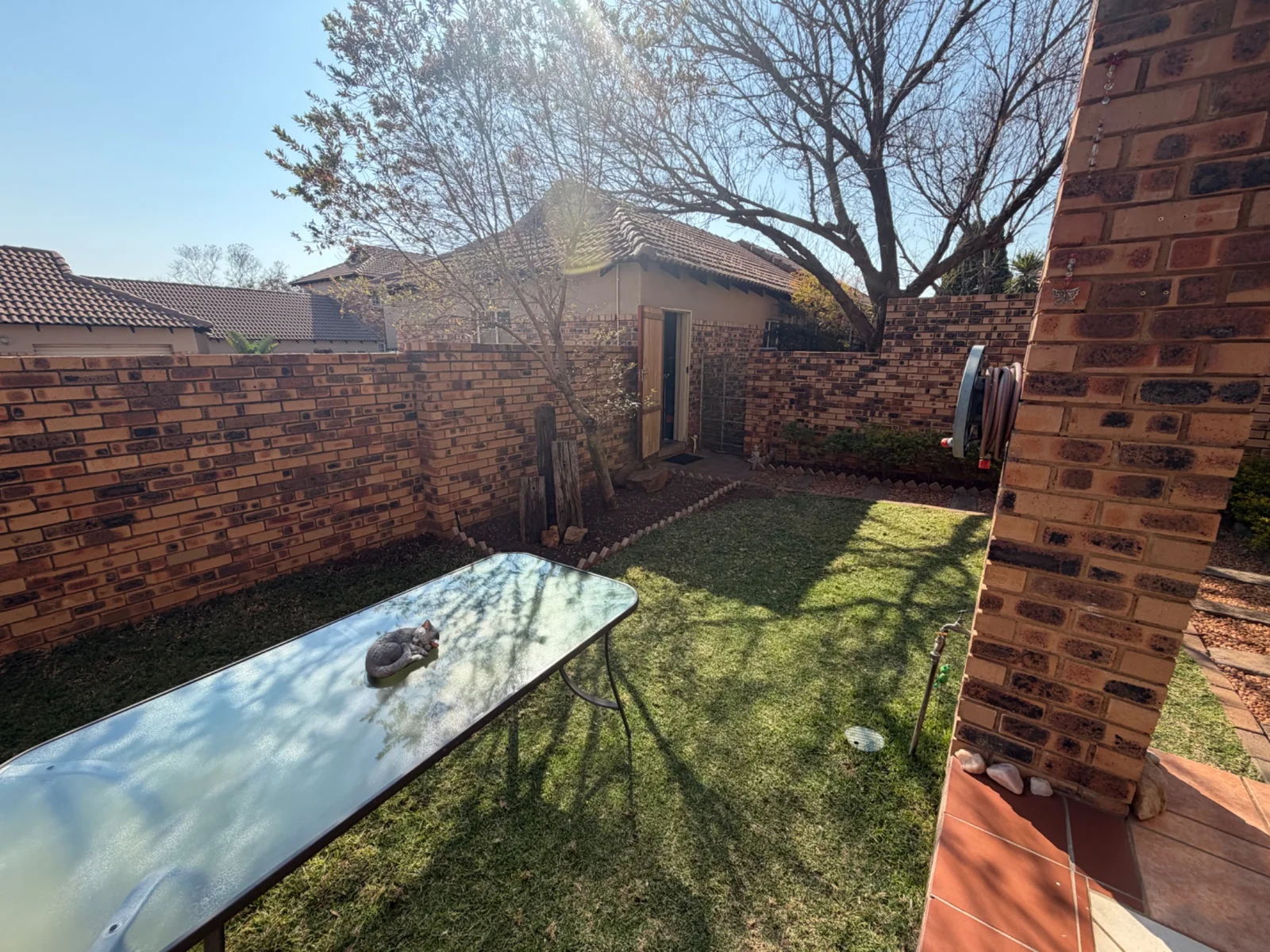 NEW LISTING ...... PERFECT STARTER!!