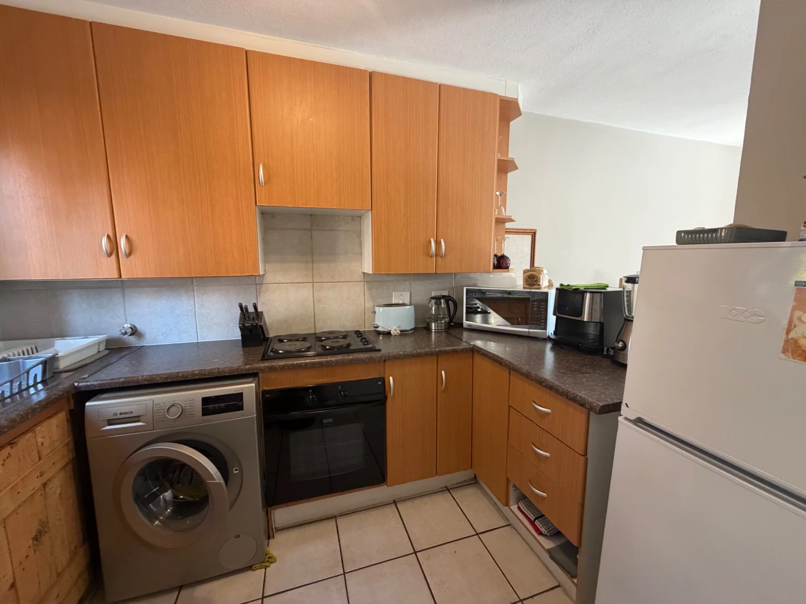 NEW LISTING ...... PERFECT STARTER!!