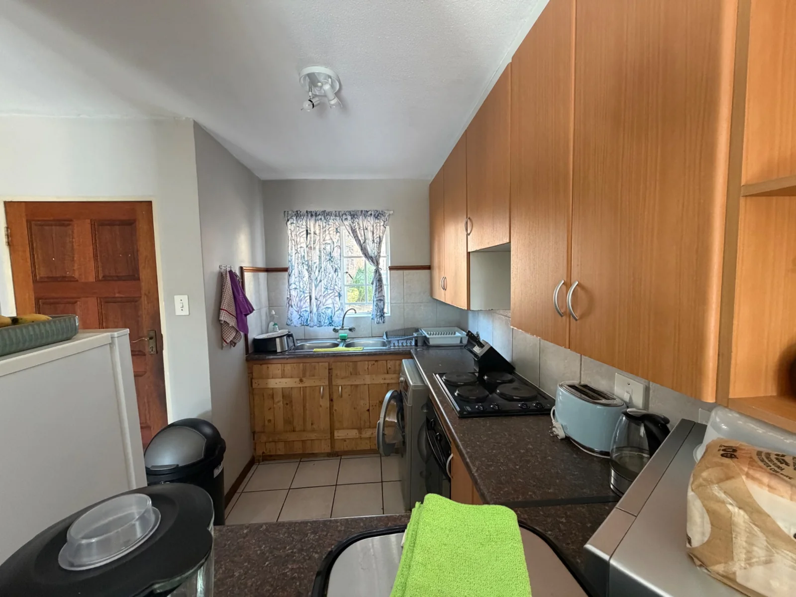 NEW LISTING ...... PERFECT STARTER!!