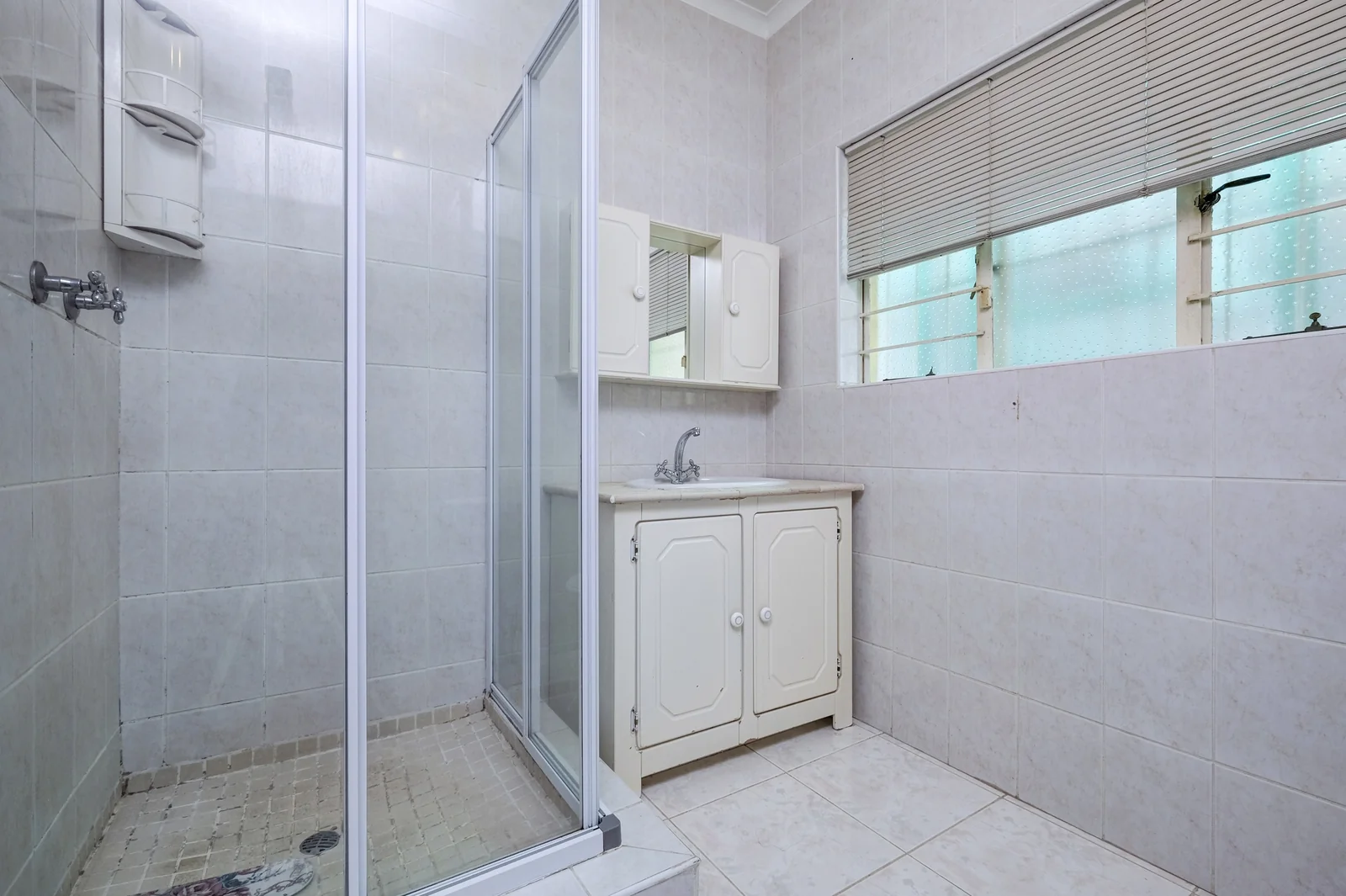 SPACIOUS FAMILY HOME WITH A VIEW TO RENT