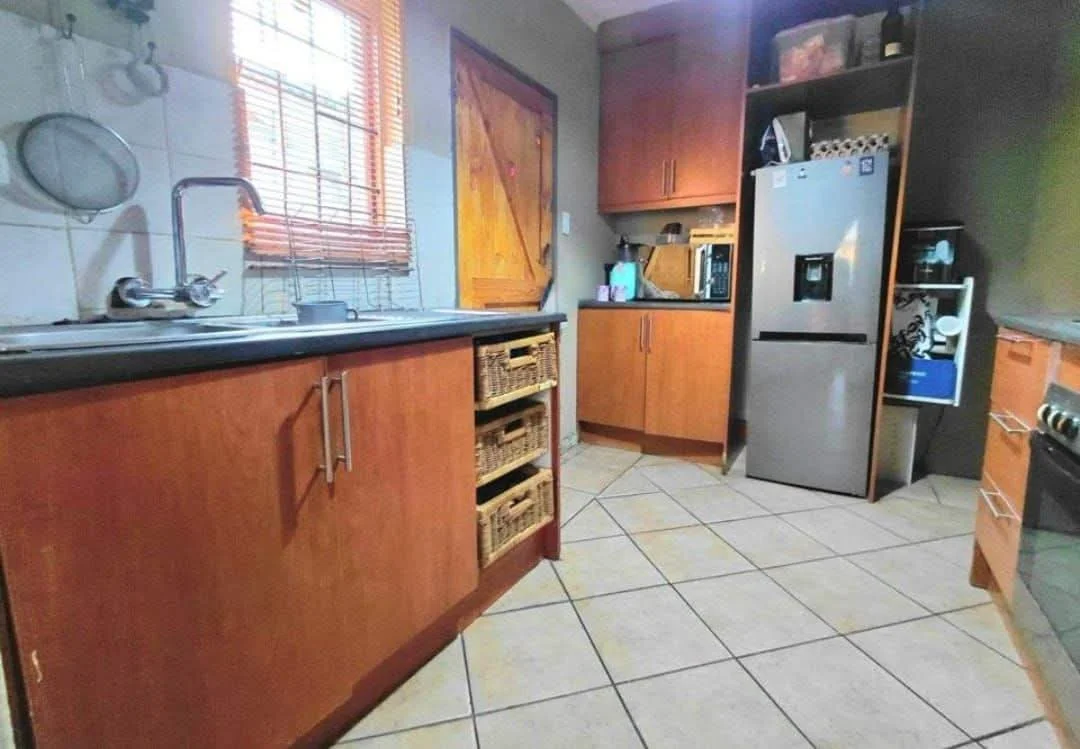 Charming 3-Bedroom Family Home Near Polokwane City ( legae la batho)