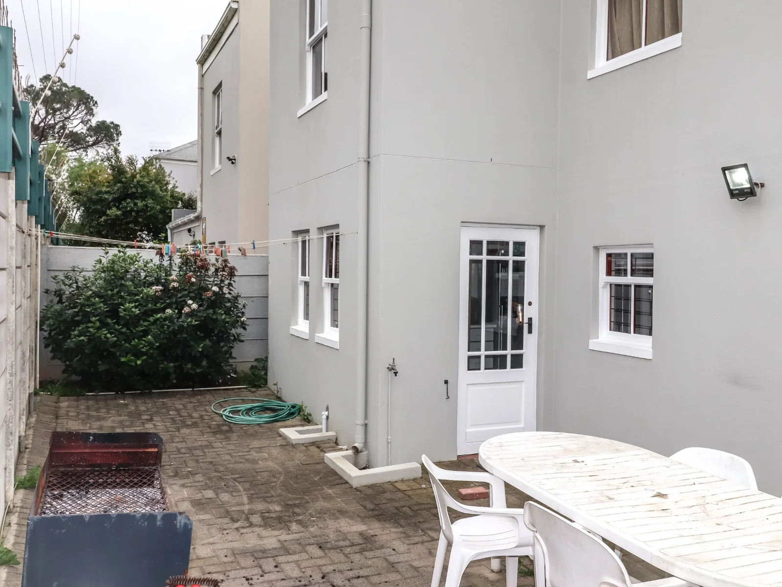 Modern Living with Stellenbosch Mountain Views