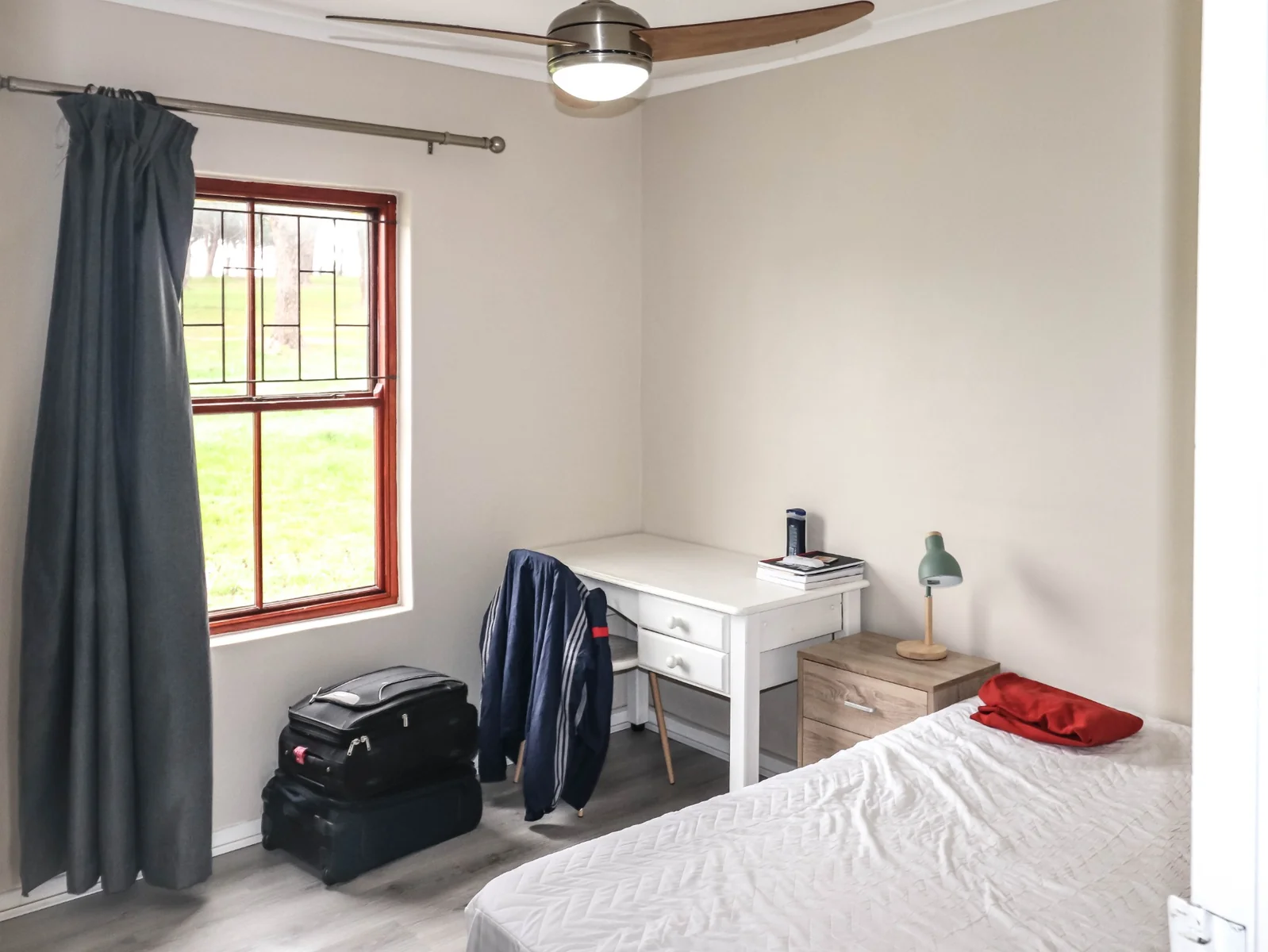 Modern Living with Stellenbosch Mountain Views
