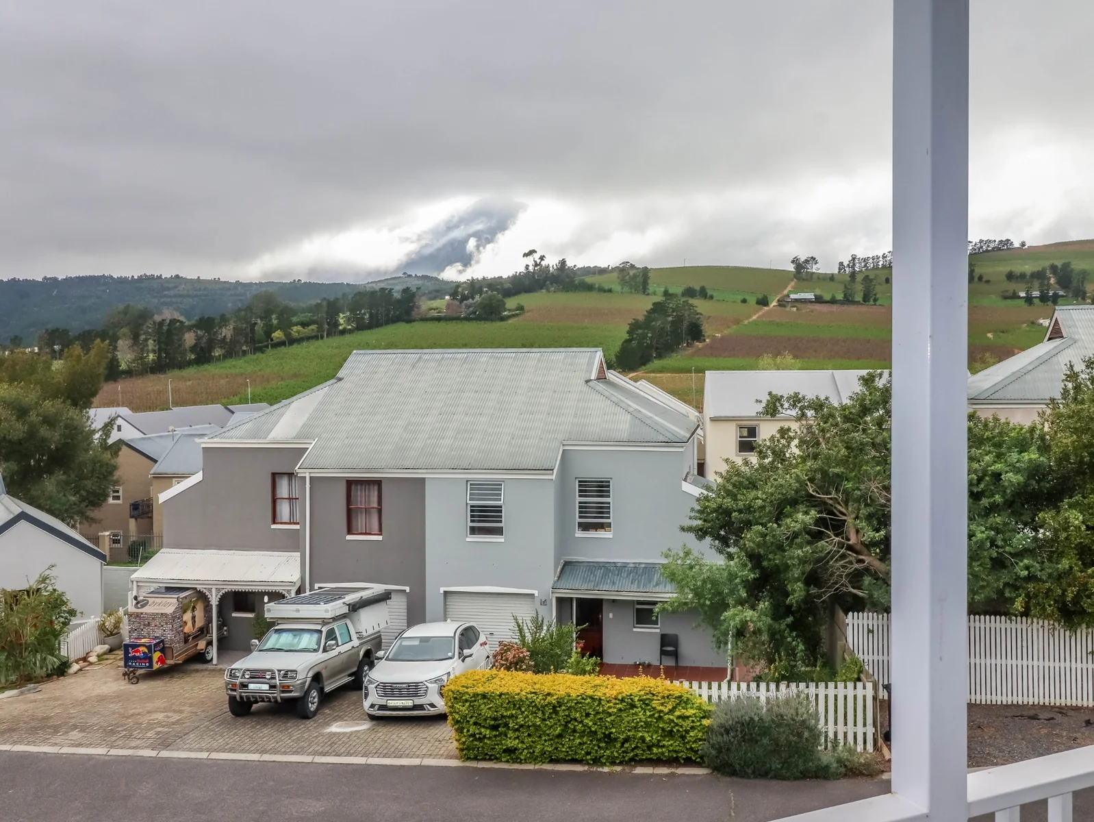 Modern Living with Stellenbosch Mountain Views