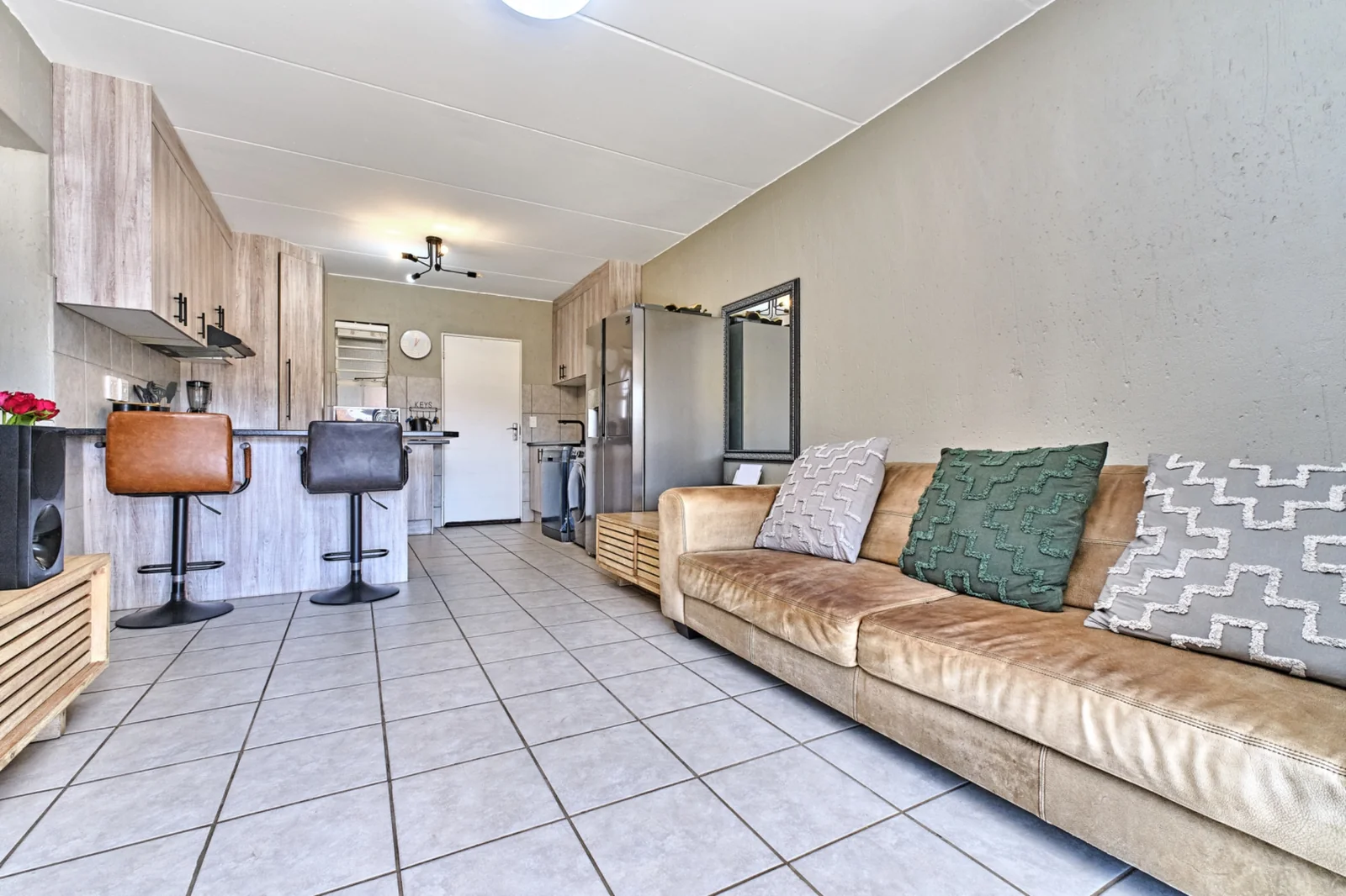2 bedroom, 2 bathroom ground floor apartment for sale in Wilgeheuwel