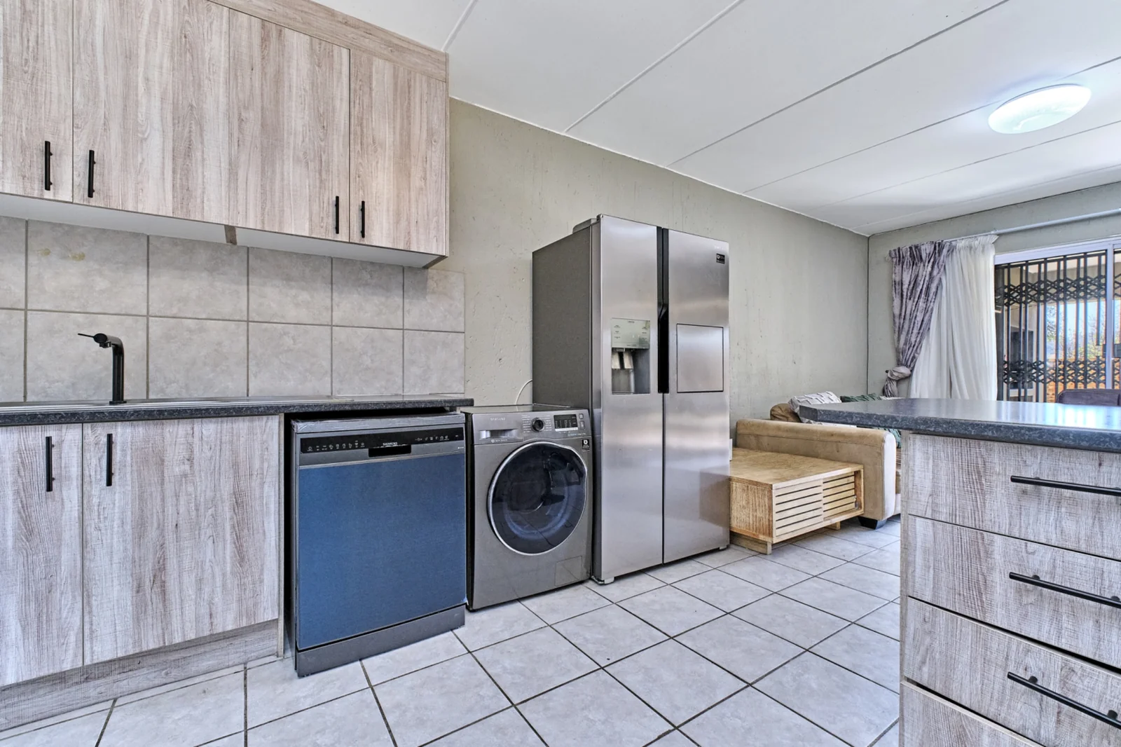 2 bedroom, 2 bathroom ground floor apartment for sale in Wilgeheuwel