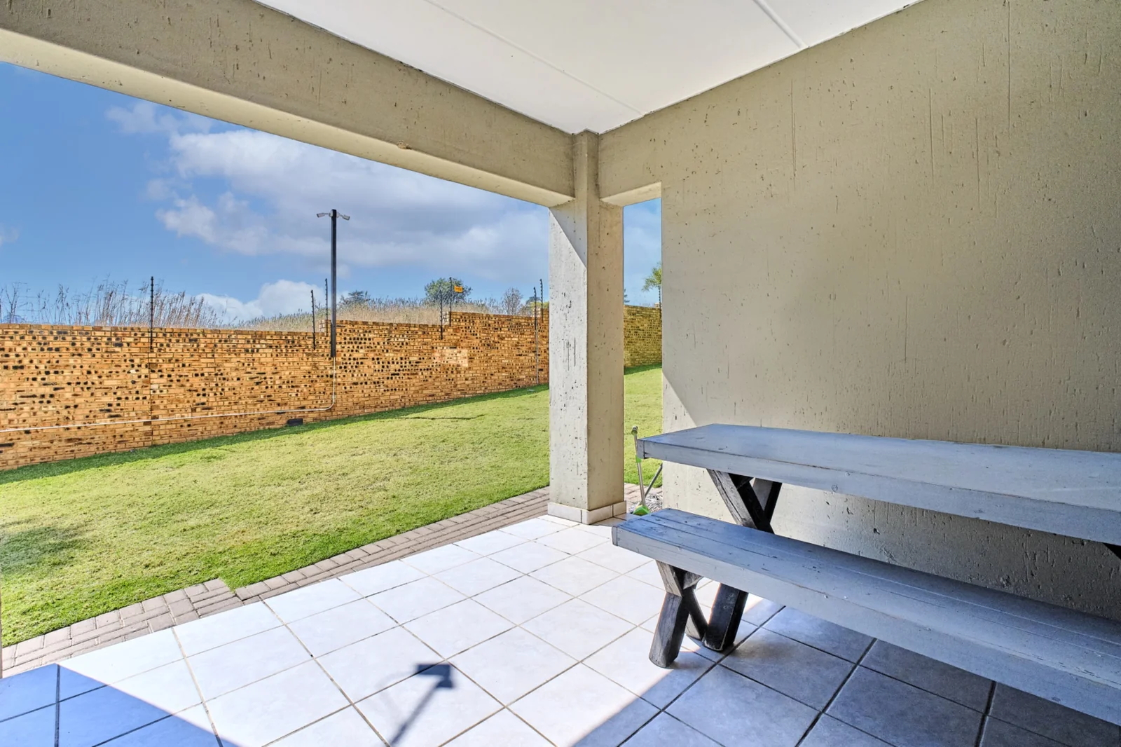 2 bedroom, 2 bathroom ground floor apartment for sale in Wilgeheuwel