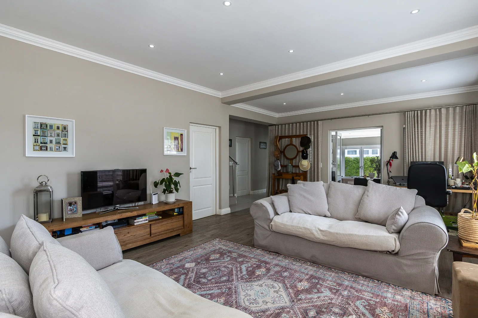 Elegant 3-bedroom home in Koelenbosch Country Estate