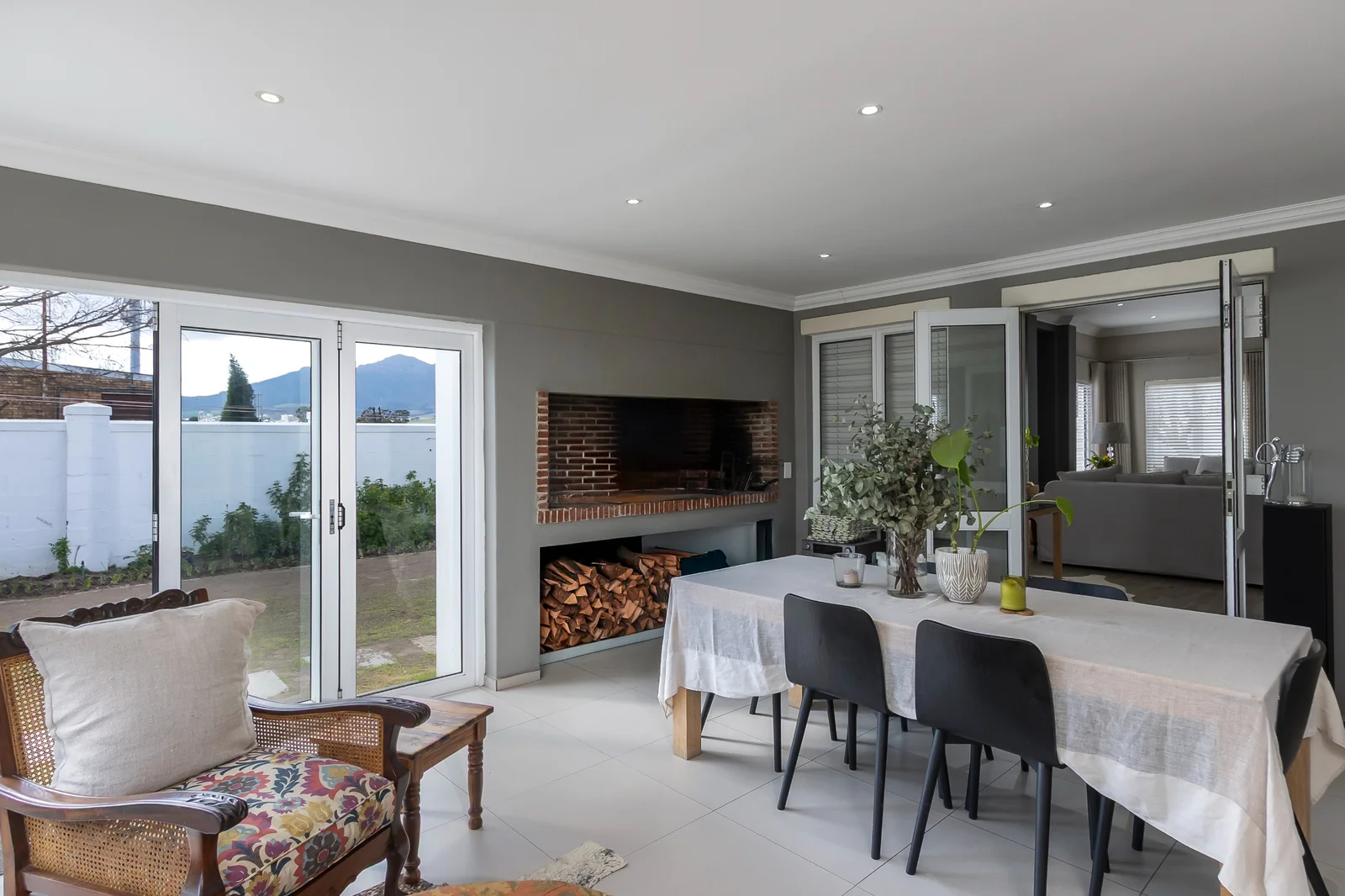Elegant 3-bedroom home in Koelenbosch Country Estate