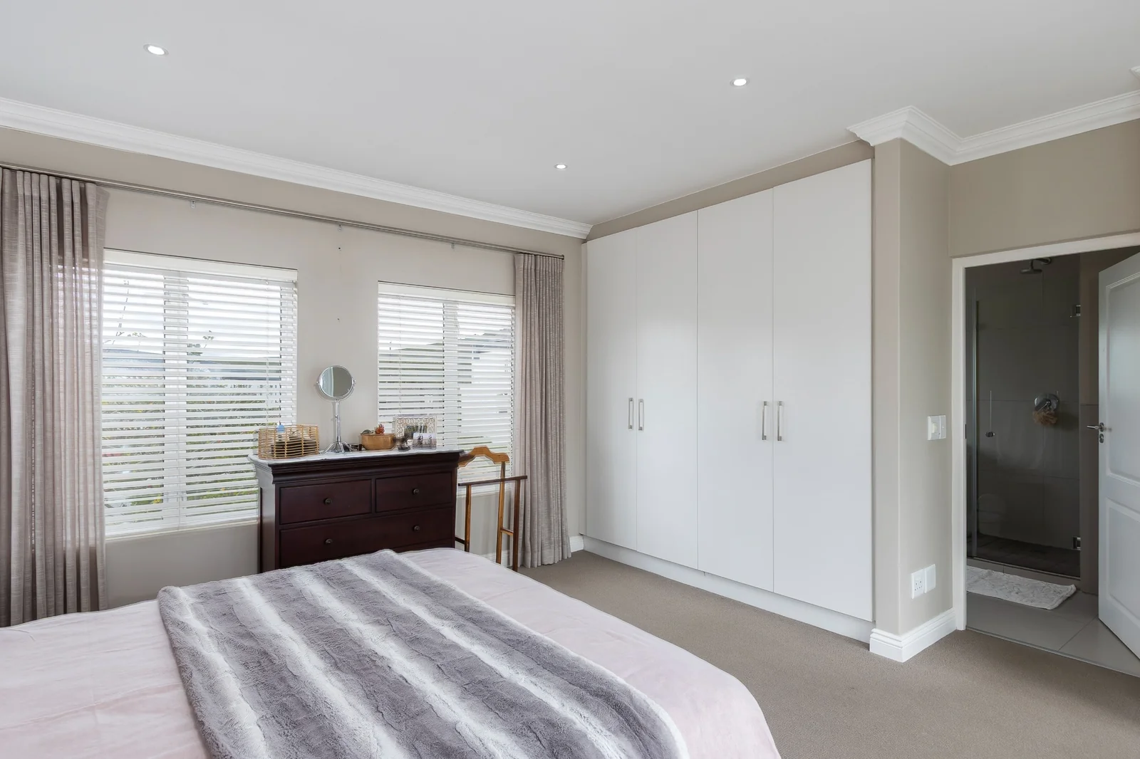 Elegant 3-bedroom home in Koelenbosch Country Estate