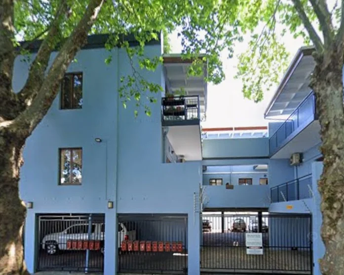 Walk to Everything: Spacious 2-Bed Apartment Off Dorp Street