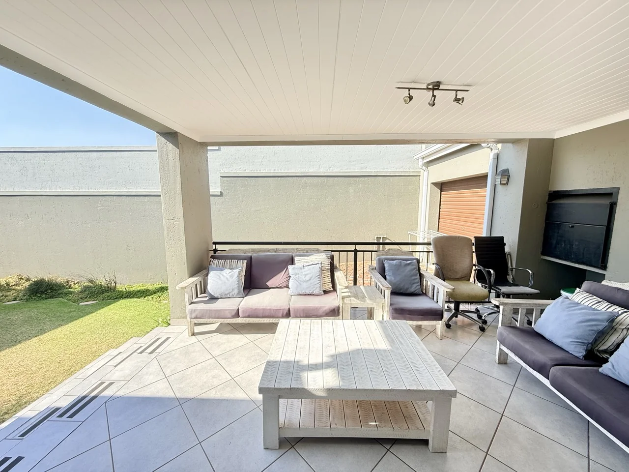 3 BEDROOM TOWNHOUSE FOR RENT IN HERITAGE HILL ESTATE