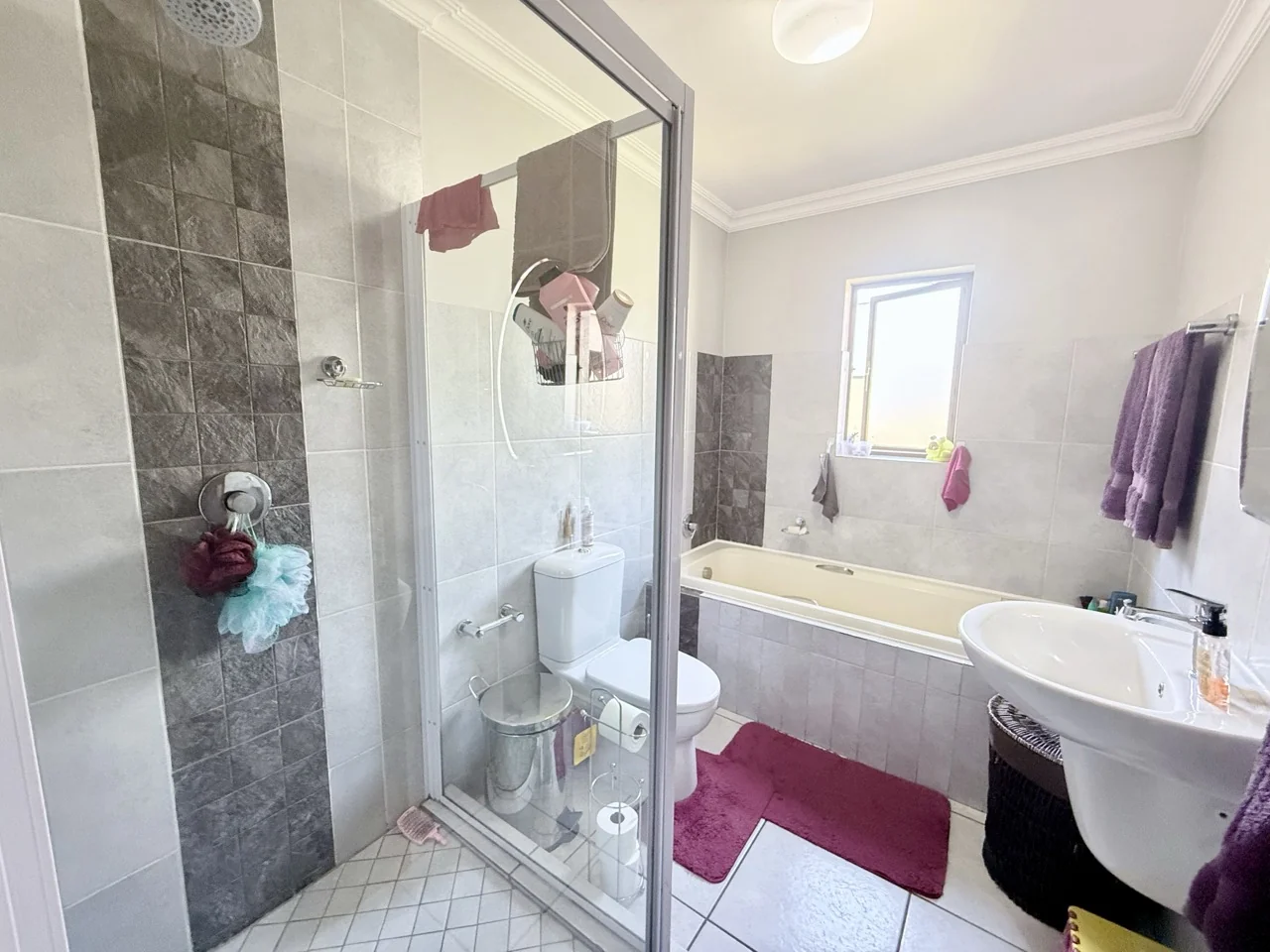 3 BEDROOM TOWNHOUSE FOR RENT IN HERITAGE HILL ESTATE