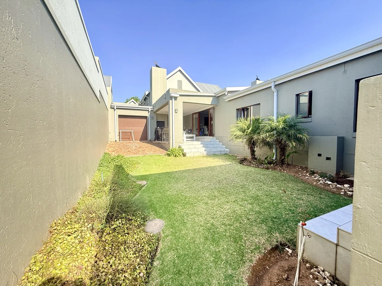 3 BEDROOM TOWNHOUSE FOR RENT IN HERITAGE HILL ESTATE
