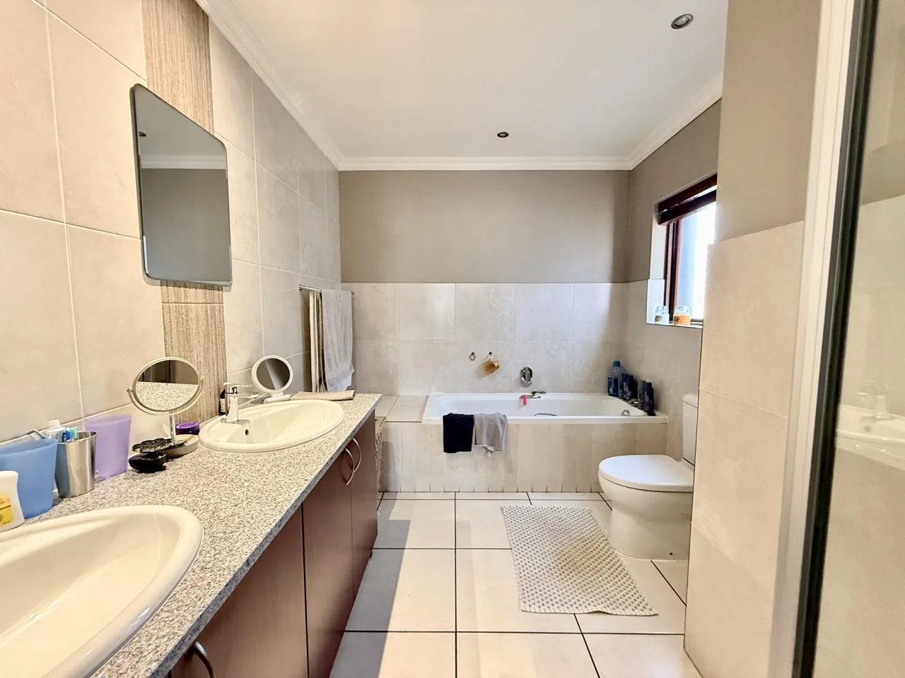 3 BEDROOM TOWNHOUSE FOR RENT IN HERITAGE HILL ESTATE