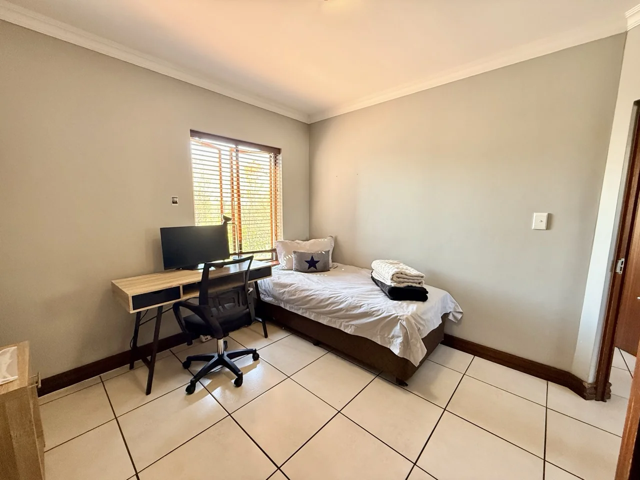 3 BEDROOM TOWNHOUSE FOR RENT IN HERITAGE HILL ESTATE
