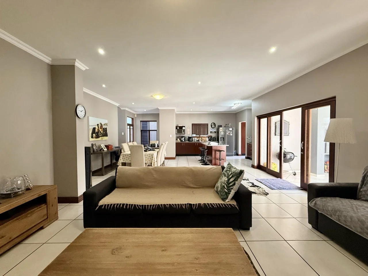 3 BEDROOM TOWNHOUSE FOR RENT IN HERITAGE HILL ESTATE