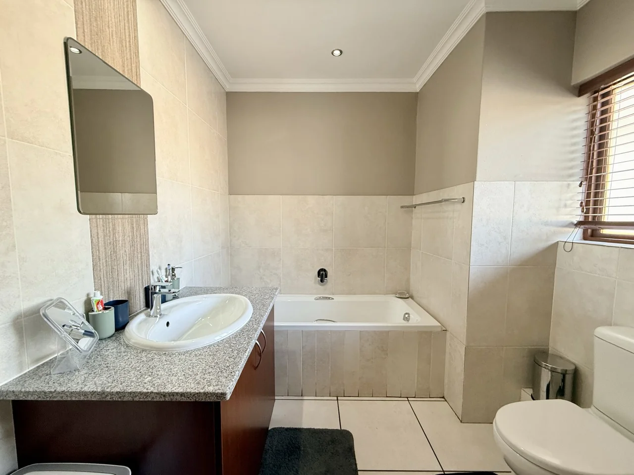 3 BEDROOM TOWNHOUSE FOR RENT IN HERITAGE HILL ESTATE