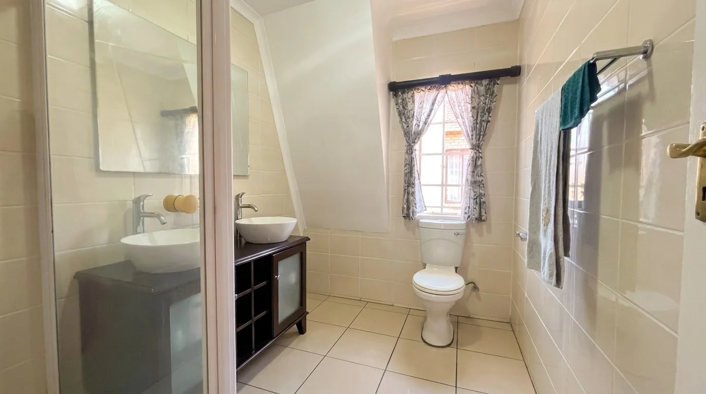 4 Bedroom Townhouse with Private Pool in Ruimsig Manor