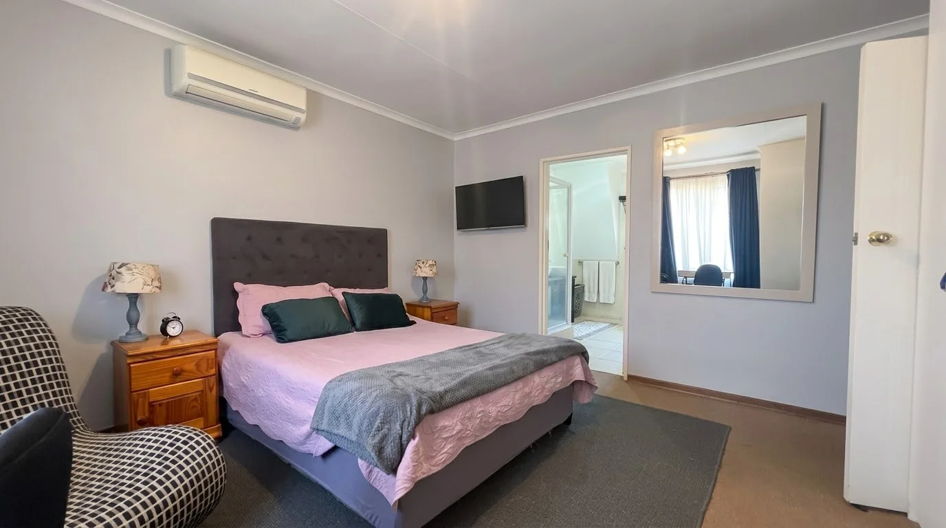 4 Bedroom Townhouse with Private Pool in Ruimsig Manor