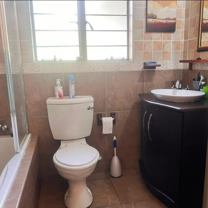 Beautiful 3 Bedroom home with a spacious yard nestled in the peaceful streets of Brackendowns.