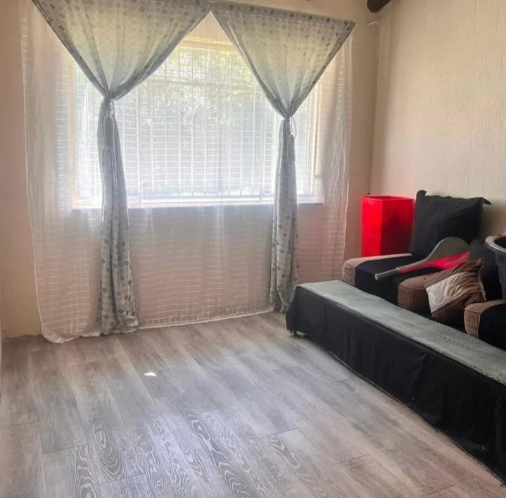 Beautiful 3 Bedroom home with a spacious yard nestled in the peaceful streets of Brackendowns.