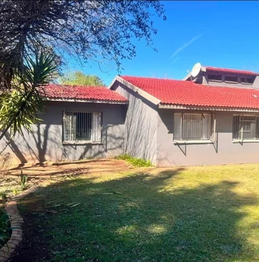 Brackendowns, Alberton