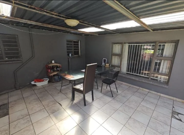 Beautiful 3 Bedroom home with a spacious yard nestled in the peaceful streets of Brackendowns.