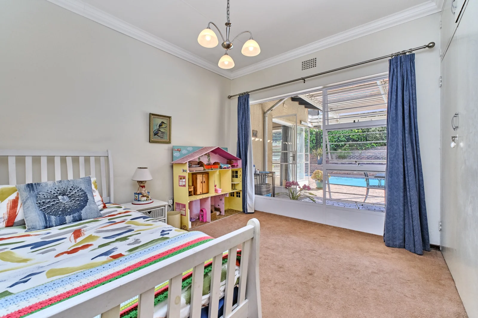 6 Bedroom, 4 bathroom home for sale in Constantia Kloof