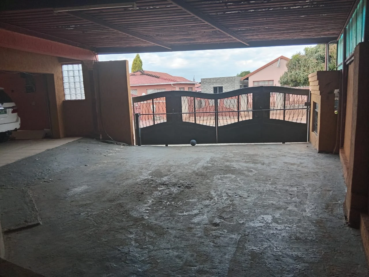 Double-storey House For Rent in Tlhabane West