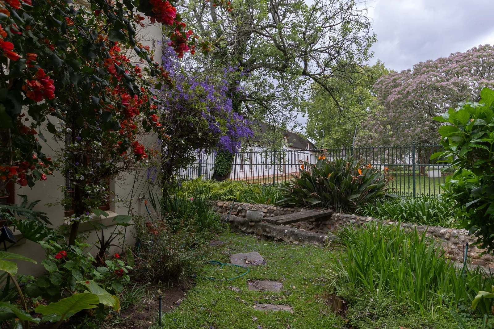 EXECUTIVE LIVING IN THE HEART OF OLD STELLENBOSCH