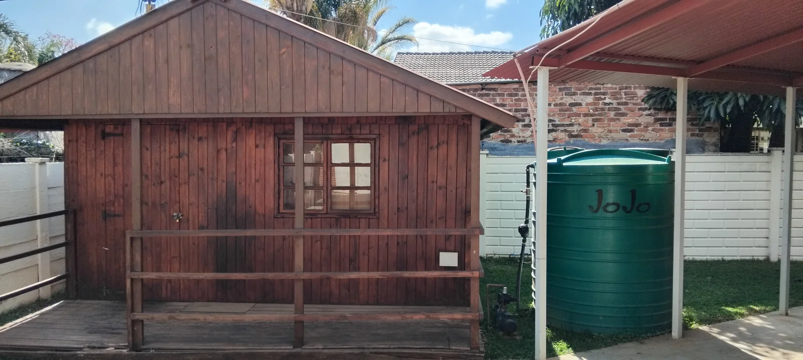 A Home That Offers More Than Just Space in Flora Park